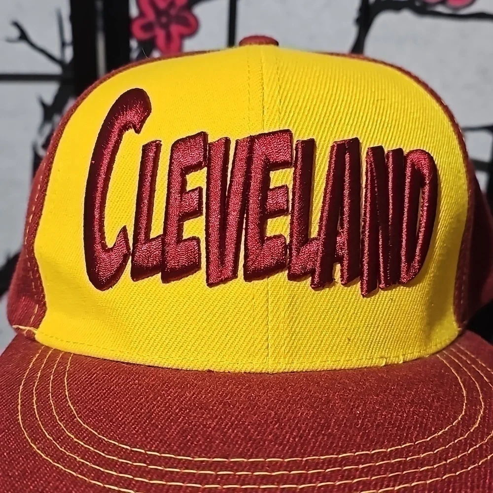 Cleveland Snapback Hat Vintage‎ Six Flags